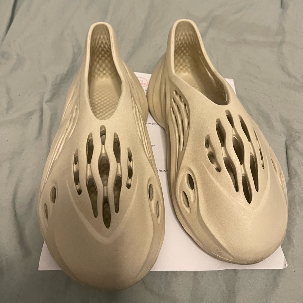 Yeezy foam runners